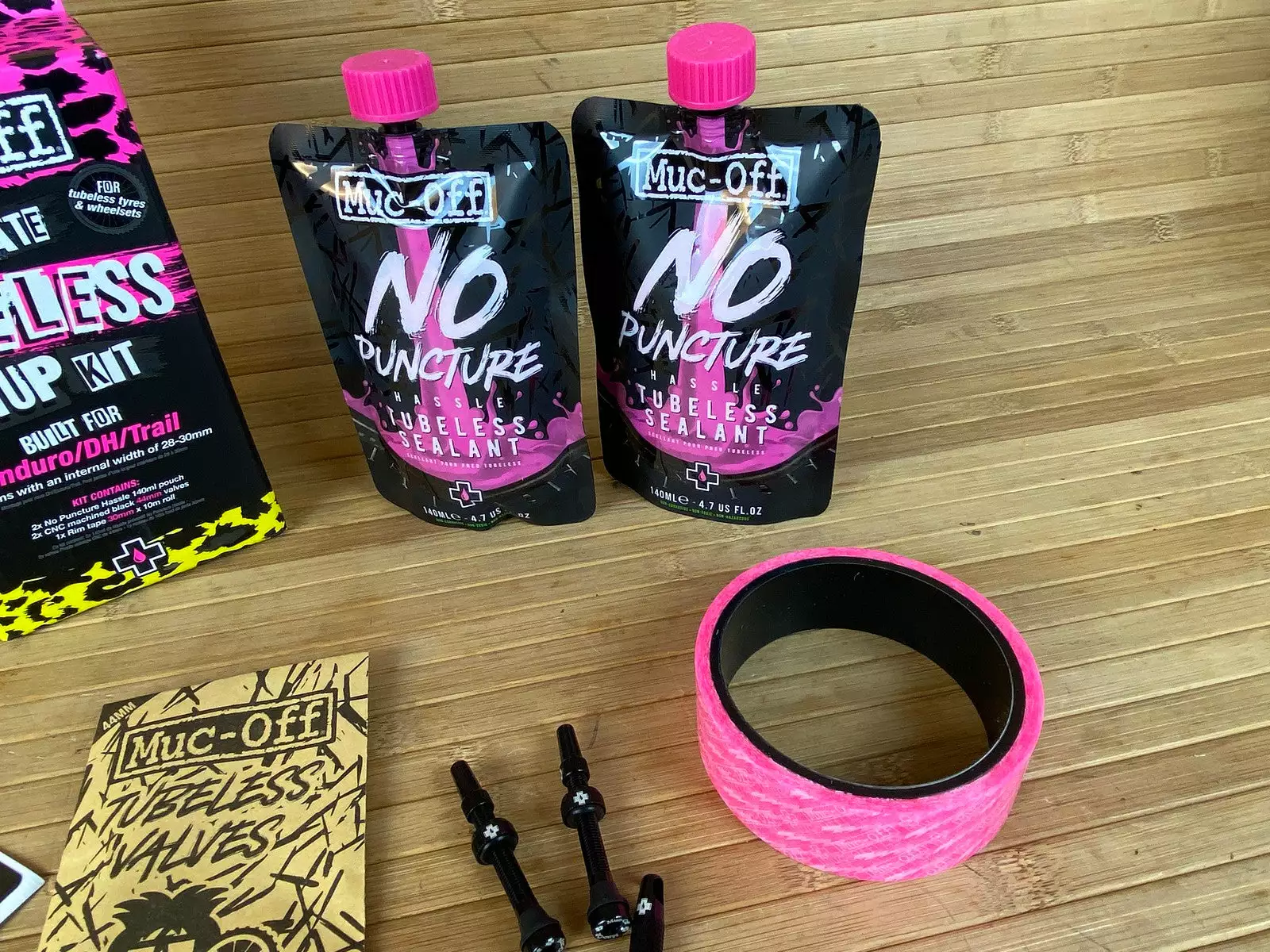 Muc-Off Muc Off Ultimate Tubeless Kit - DH/Trail/Enduro Tubeless Set 4 Muc-Off Muc Off Ultimate Tubeless Kit - DH/Trail/Enduro Tubeless Set – Bild 2