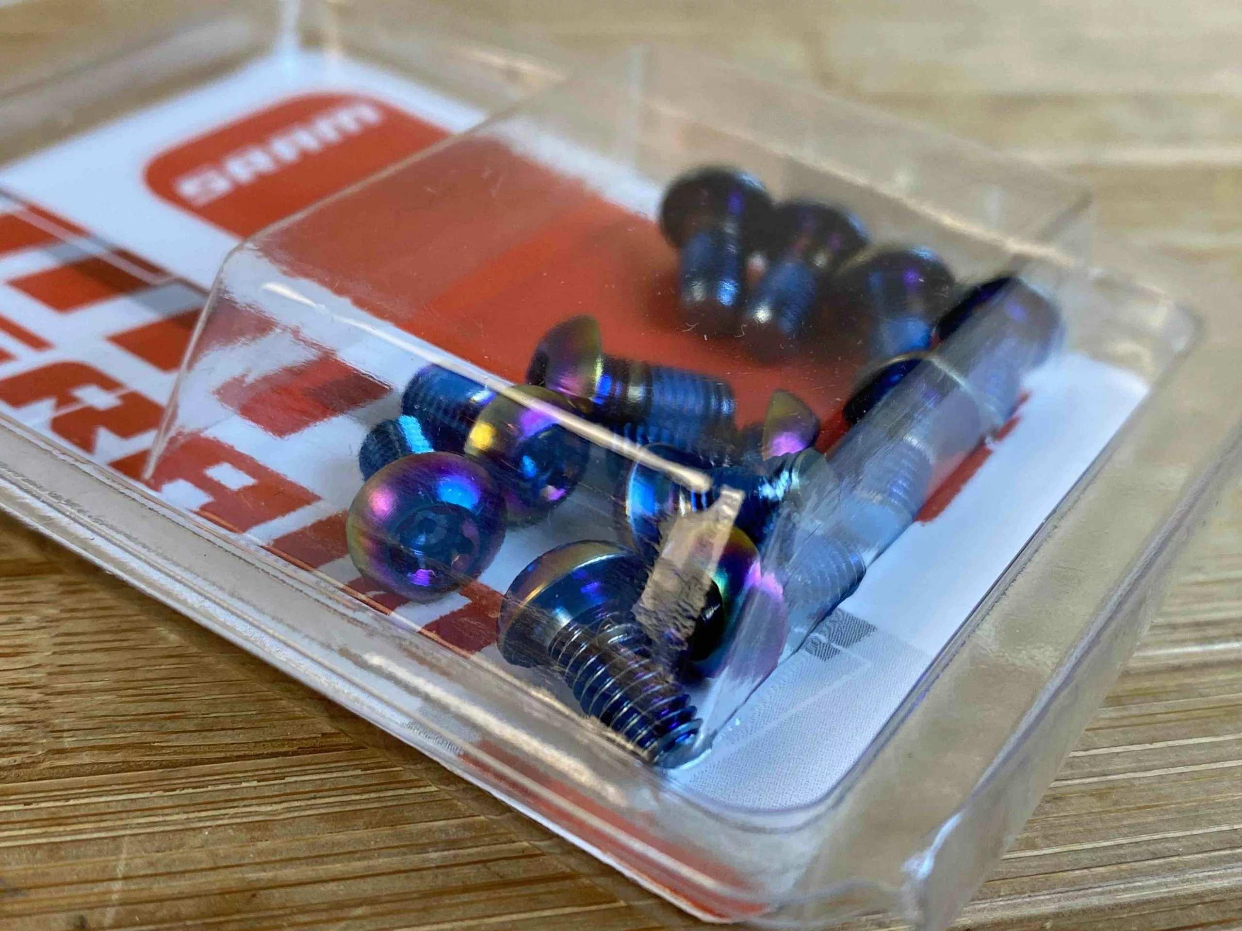 SRAM Schrauben Bremsscheibe Rainbow TITAN 12 Stk. 4 SRAM Schrauben Bremsscheibe Rainbow TITAN 12 Stk. – Bild 2