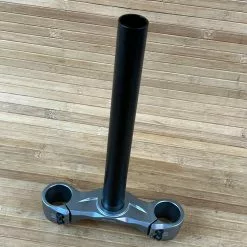 Rock-shox Rock Shox Boxxer Untere Brücke Mit Schaft 1 1/8" Crown-Steerer 36mm Offset ( 0 OS ) -Neatflow Verkäufe IMG 0141 cbdff8eb 886d 4016 9ae1 09d663cb0c66