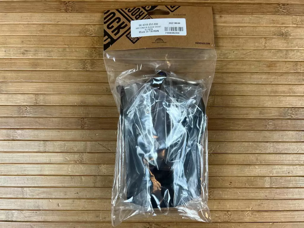 Rock-shox Rock Shox Pike / Lyrik 2023 Mud Guard / Schutzblech / Fender Schwarz 5 Rock-shox Rock Shox Pike / Lyrik 2023 Mud Guard / Schutzblech / Fender Schwarz – Bild 3