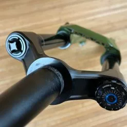 Rock-shox RockShox Lyrik Ultimate RC2 2023 Federgabel 29" / 160mm Grün / Green -Neatflow Verkäufe IMG 0242