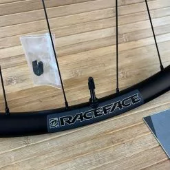 Race Face Turbine SL Hinterrad HR 29" Boost Schwarz XD 15 Race Face Turbine SL Hinterrad HR 29" Boost Schwarz XD -Neatflow Verkäufe IMG 0517 e3758d51 48a3 41ff 8088 9a6fe2561ad6