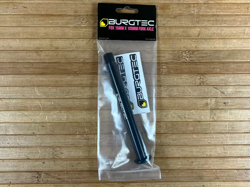Burgtec FOX 100x15mm Achse NON Boost Black / Schwarz 3 Burgtec FOX 100x15mm Achse NON Boost Black / Schwarz