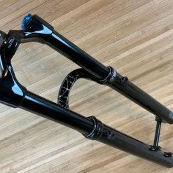 Fox 36 2021 Grip 3-POS 160mm / 27,5" Federgabel Shiny Black 27 Fox 36 2021 Grip 3-POS 160mm / 27,5" Federgabel Shiny Black -Neatflow Verkäufe IMG 0747 437920d1 90de 43c7 908f b4a0ca381b9f