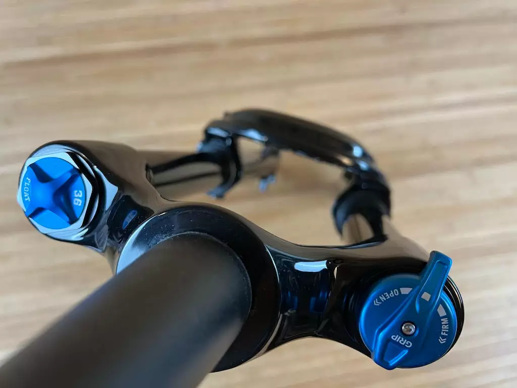 Fox 36 2021 Grip 3-POS 160mm / 27,5" Federgabel Shiny Black 6 Fox 36 2021 Grip 3-POS 160mm / 27,5" Federgabel Shiny Black – Bild 4