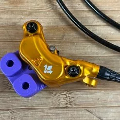 Formula CURA 4 Scheibenbremse Gold VR Oder HR -Neatflow Verkäufe IMG 1027 874c9419 7ba9 40f0 9b7f c86966f45257