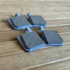 Voxom Magura 4-Kolben MT5 MT7 Bremsbeläge Organisch -Neatflow Verkäufe IMG 1170 scaled