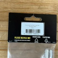 Burgtec FOX Boost Achse / Axle PRE 2021 Rhodium Silver -Neatflow Verkäufe IMG 1179