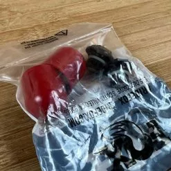 FOX Casting / Lower Ventile Pressure Release Button Entlüftungsventile -Neatflow Verkäufe IMG 1197