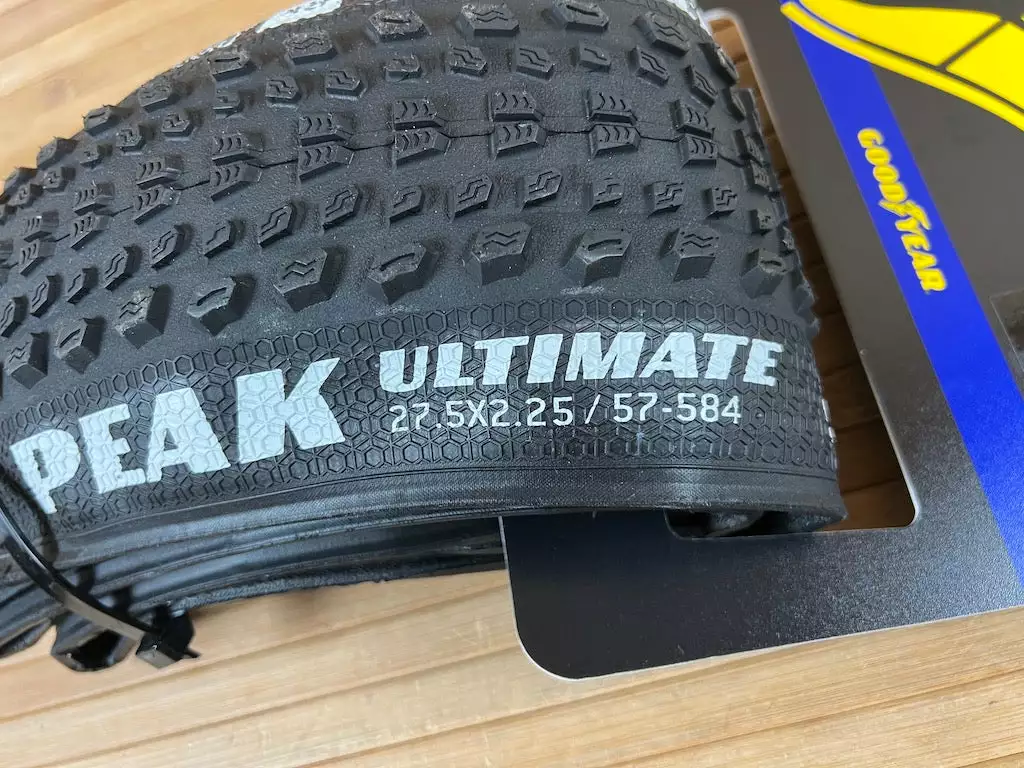 Goodyear Peak Tubeless Complete Ultimate 27,5 X 2,25" XC Reifen 6 Goodyear Peak Tubeless Complete Ultimate 27,5 X 2,25" XC Reifen – Bild 4