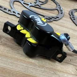 Magura MT5 PRO Scheibenbremsen Set Mit Discs 203 / 180 -Neatflow Verkäufe IMG 1783 414a1290 5a77 48ac a8fe 4ec6905257e2