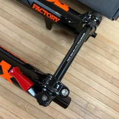 Fox 2021 38 Factory 27,5" 160mm Grip2 44mm Rake Federgabel Black 21 Fox 2021 38 Factory 27,5" 160mm Grip2 44mm Rake Federgabel Black -Neatflow Verkäufe IMG 1900