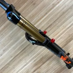 Fox 2021 38 Factory 27,5" 160mm Grip2 44mm Rake Federgabel Black 25 Fox 2021 38 Factory 27,5" 160mm Grip2 44mm Rake Federgabel Black -Neatflow Verkäufe IMG 1904