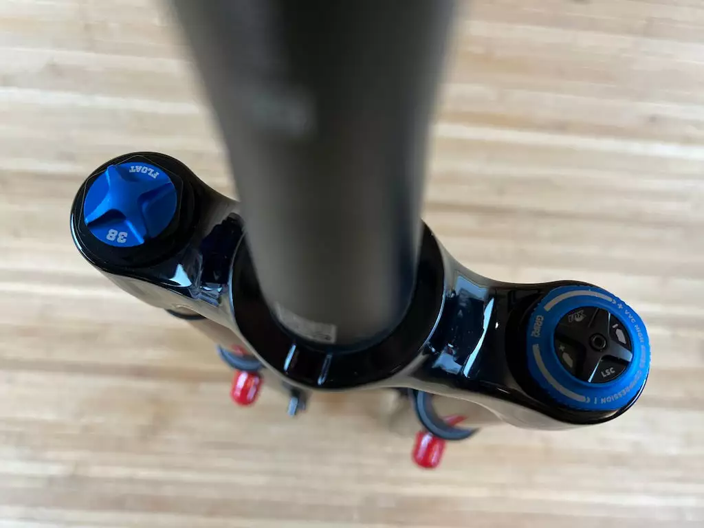 Fox 2021 38 Factory 27,5" 160mm Grip2 44mm Rake Federgabel Black 12 Fox 2021 38 Factory 27,5" 160mm Grip2 44mm Rake Federgabel Black – Bild 10