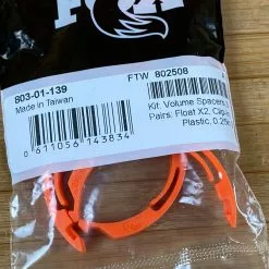 FOX Volume Spacer / Token Float X2 3 Paar -Neatflow Verkäufe IMG 2654 scaled