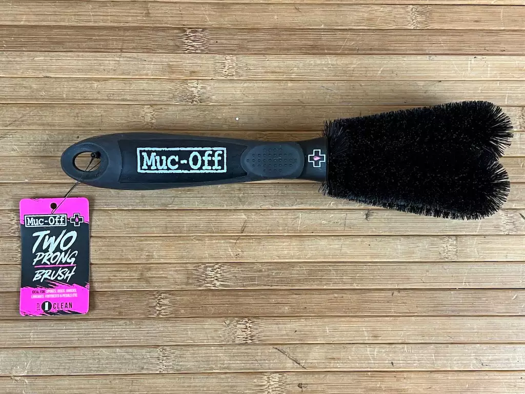 Muc-Off Muc Off Two Prong Brush Bürste 3 Muc-Off Muc Off Two Prong Brush Bürste