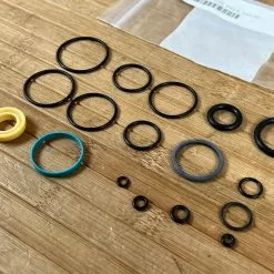 Fox DHX Van R / RC Seal Kit / Dichtungen / Rebuild Kit -Neatflow Verkäufe IMG 3530 d5dfea8e 02bd 4a6b ba6d fc6b5e618c6e