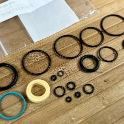 Fox RC4 / RC2 Seal Kit / Dichtungen / Rebuild Kit 0.62in Shaft -Neatflow Verkäufe IMG 3547 2984d4ca a7dc 412d acb4 94d37ddc9c9f
