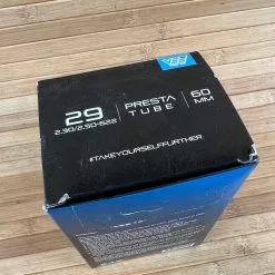 Vee Tire Schlauch 29" 2.3/2.5 Presta 60mm -Neatflow Verkäufe IMG 4016 4447071b ec2c 4e0d 81a4 3aa7e2ee5666