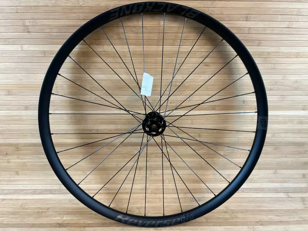 Reverse Black One Vorderrad VR 29" Boost 110 X 15mm Schwarz 3 Reverse Black One Vorderrad VR 29" Boost 110 X 15mm Schwarz