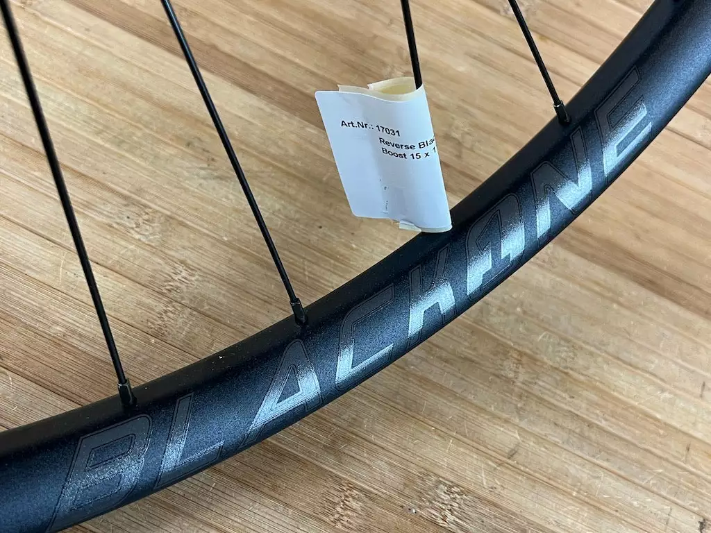 Reverse Black One Vorderrad VR 29" Boost 110 X 15mm Schwarz 6 Reverse Black One Vorderrad VR 29" Boost 110 X 15mm Schwarz – Bild 4