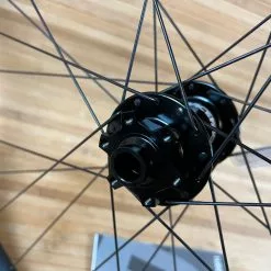 Race Face Aeffect R 30 Vorderrad VR 29" Boost Schwarz -Neatflow Verkäufe IMG 4346