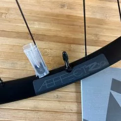 Race Face Aeffect R 30 Vorderrad VR 29" Boost Schwarz -Neatflow Verkäufe IMG 4347