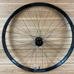 Race Face Aeffect R 30 Vorderrad VR 29" Boost Schwarz -Neatflow Verkäufe IMG 4348