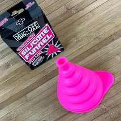 Muc-Off Muc Off Collapsible Silicone Funnel Trichter Zusammenklappbar 10 Muc-Off Muc Off Collapsible Silicone Funnel Trichter Zusammenklappbar -Neatflow Verkäufe IMG 4552 f6a5f315 7b19 474e 890b 3971e455c2c3