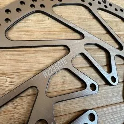 TRP R1 Disc / Bremsscheibe 6-Loch 223mm / 2,3mm 13 TRP R1 Disc / Bremsscheibe 6-Loch 223mm / 2,3mm -Neatflow Verkäufe IMG 5041 65f4e16b 1f01 417a bcf7 432c90b21bc0