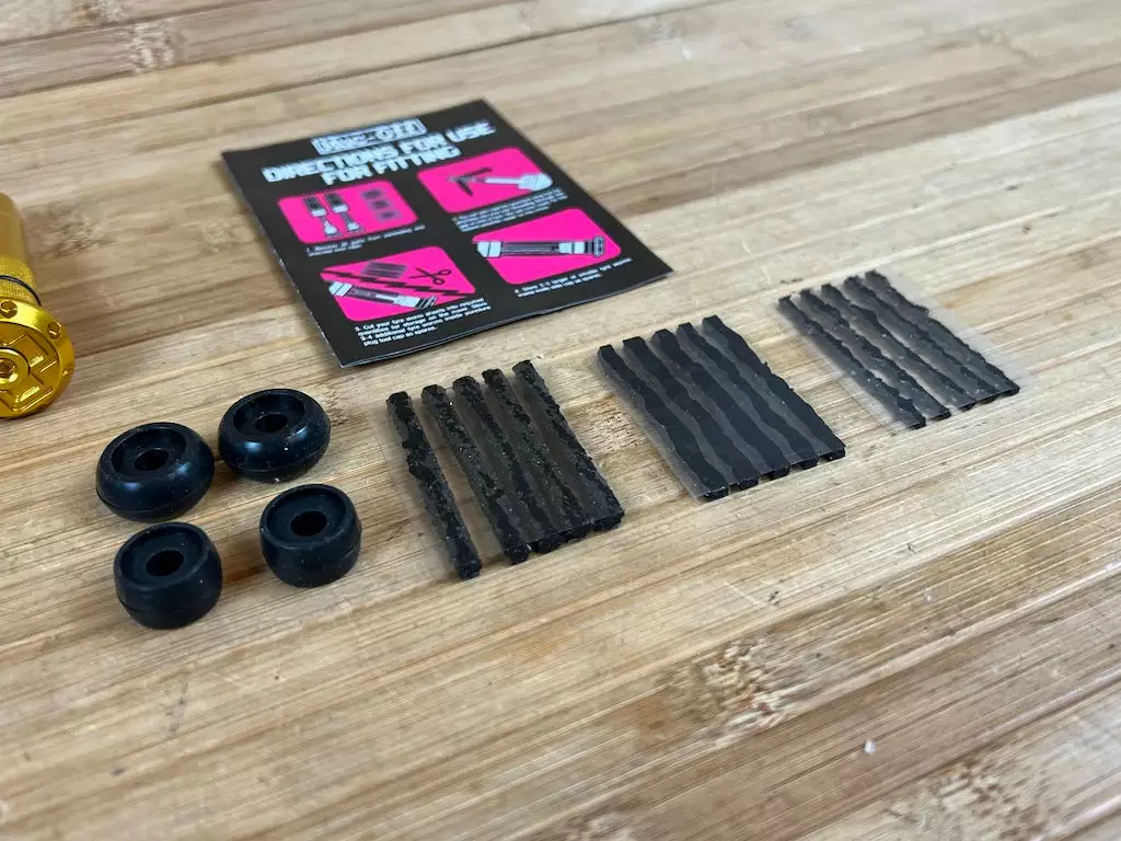 Muc-Off Stealth Tubeless Puncture Plug Set Gold 6 Muc-Off Stealth Tubeless Puncture Plug Set Gold – Bild 4