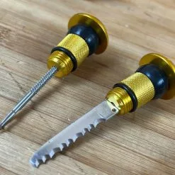 Muc-Off Stealth Tubeless Puncture Plug Set Gold 22 Muc-Off Stealth Tubeless Puncture Plug Set Gold -Neatflow Verkäufe IMG 5455 f5cc156d 57a9 47f7 934b 478b914eff1d