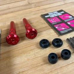 Muc-Off Stealth Tubeless Puncture Plug Set Rot -Neatflow Verkäufe IMG 5458 d1a2d230 4ef2 4823 8143 e9e8f5888624
