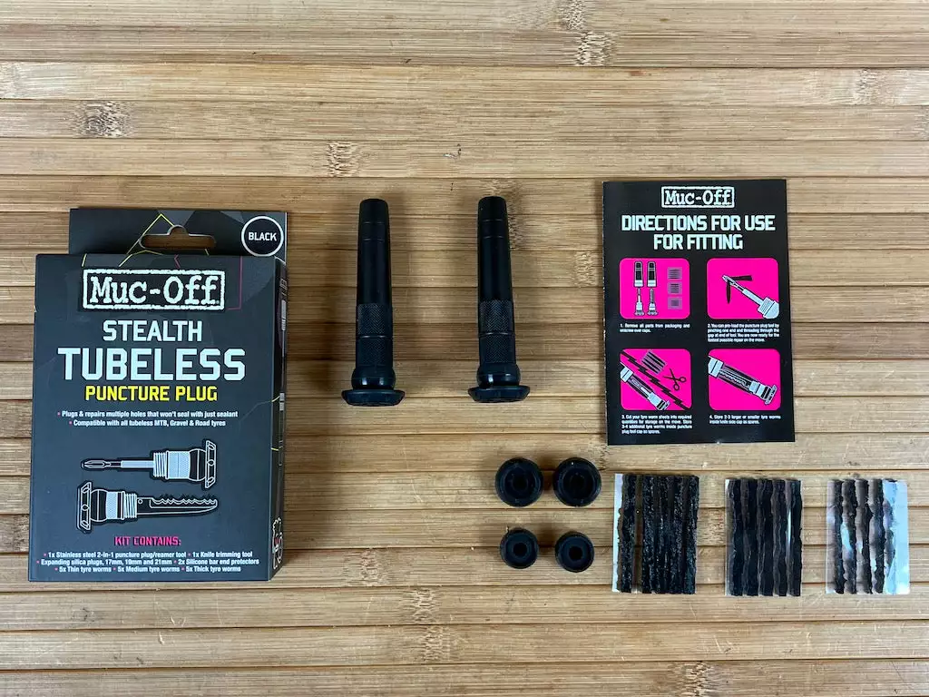 Muc-Off Stealth Tubeless Puncture Plug Set Schwarz 4 Muc-Off Stealth Tubeless Puncture Plug Set Schwarz – Bild 2