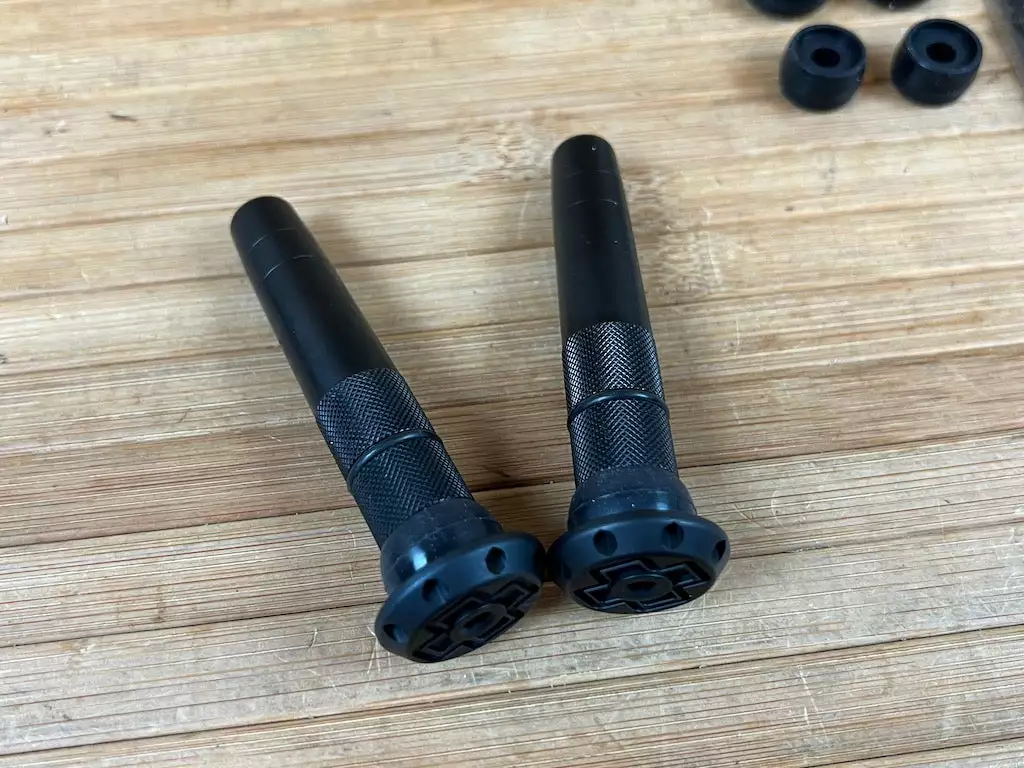 Muc-Off Stealth Tubeless Puncture Plug Set Schwarz 8 Muc-Off Stealth Tubeless Puncture Plug Set Schwarz – Bild 6