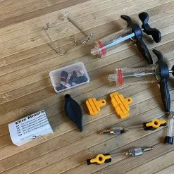 Jagwire Elite Bleed Profi Entlüftungskit Mineralöl -Neatflow Verkäufe IMG 5646 scaled