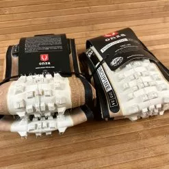 Onza Tires Porcupine 27,5x2,4" TRC Kevlar/fold 60tpi White PAAR -Neatflow Verkäufe IMG 5834 236eb1e8 a97e 4fc9 b6ee 1959696fb6dd