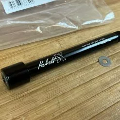 FOX 36/38 Kabolt / KaboltX Achse Schwarz -Neatflow Verkäufe IMG 6102 a156352b 9c98 4e2e a273 60f941bef94c