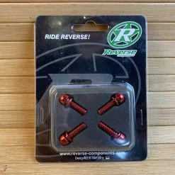 Reverse Bremsadapter-Schraubenset - 4 Stk. M6x18mm Rot