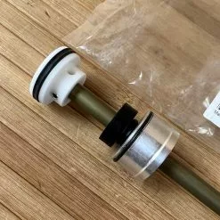 Fox 36 2018 Air Shaft Kit 100mm 831 DJ Ohne Sprengring -Neatflow Verkäufe IMG 6614 968e4099 b699 486b 993b b4ffe9df21f4