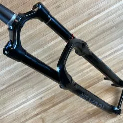 RockShox Yari RC Modelljahr 2021 29" / 170mm Federgabel -Neatflow Verkäufe IMG 6645 9311007b a8f5 4345 b217 c197577949b6