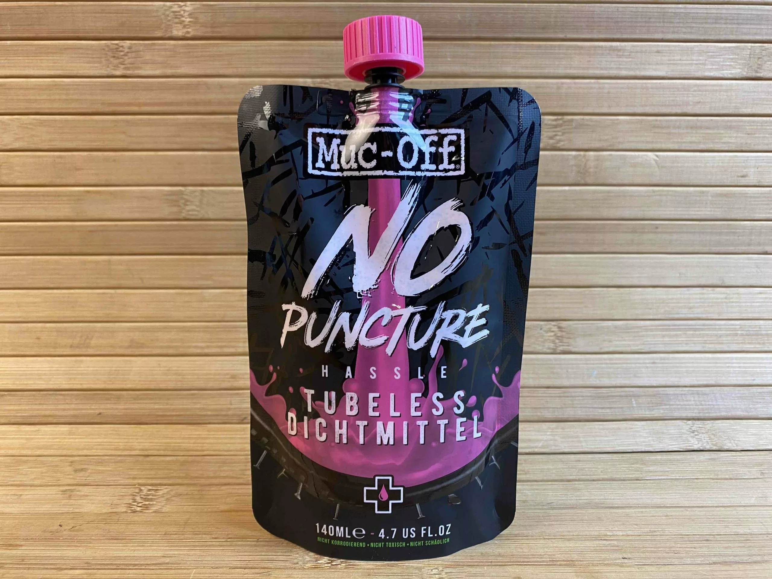 Muc-Off Muc Off No Puncture Hassle 140ml Pouch Only Dichtmilch Tubeless 3 Muc-Off Muc Off No Puncture Hassle 140ml Pouch Only Dichtmilch Tubeless