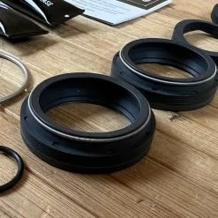 Manitou Dorado Dichtungen / Sealkit / Servicekit Ab 2021 37mm -Neatflow Verkäufe IMG 7021 fec43762 43dc 42ae 90be cfc2eb83f071