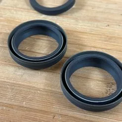 Manitou Dorado Dichtungen / Sealkit / Servicekit Ab 2021 37mm -Neatflow Verkäufe IMG 7022 40e37cb7 7dc2 4cd4 86fd 14d5ea8fbb15