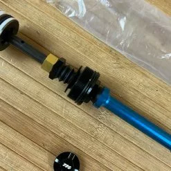 Manitou Dorado 37 Air Spring Einheit Mit Cap PRO / Expert -Neatflow Verkäufe IMG 7274 da460768 72cc 4b16 9dc2 24a929152304