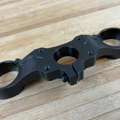 Fox 40 2021 Brücke Oben 52mm Rake Drop Upper -Neatflow Verkäufe IMG 7761 12495dc1 760a 4dc2 b1f8 dae44c155c3e