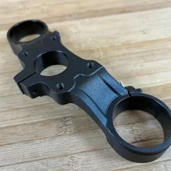 Fox 40 2021 Brücke Oben 52mm Rake Drop Upper -Neatflow Verkäufe IMG 7763 375d20f1 7d55 4527 8fa8 f0c47a09daf2