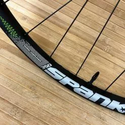 Spank 350 Vibrocore Hinterrad 29" Schwarz BOOST 148x12 Laufrad -Neatflow Verkäufe IMG 7840 c8a6ca7c 89d5 4d25 98a0 4d432a1904d1