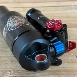 Manitou Mara PRO Air Dämpfer King Can 230 X 65mm -Neatflow Verkäufe IMG 7903 0cad7af6 b05f 471d a981 ed5de1531855