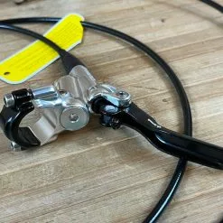 Formula CURA 4 Scheibenbremse Polish VR Oder HR 19 Formula CURA 4 Scheibenbremse Polish VR Oder HR -Neatflow Verkäufe IMG 7962 35e46171 5cee 42a4 8aed 0c36f58a2b0a